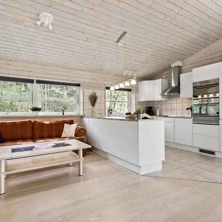 3 Bedroom Awesome In *