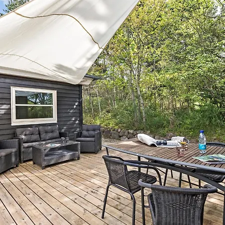 3 Bedroom Awesome In Ebeltoft