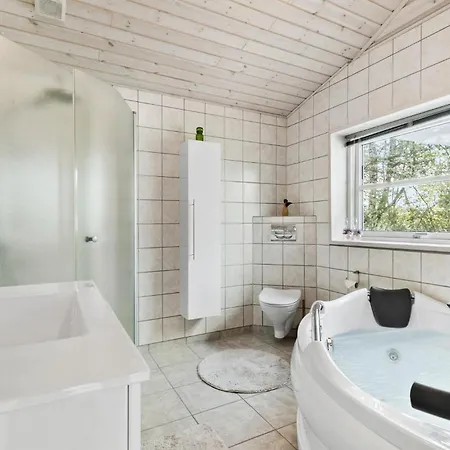 3 Bedroom Awesome In Casa vacanze Ebeltoft