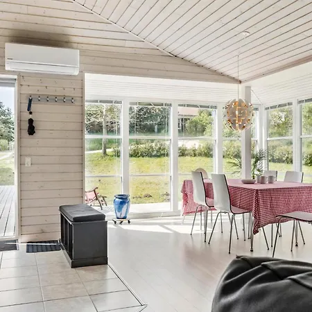 בית נופש 3 Bedroom Awesome In *